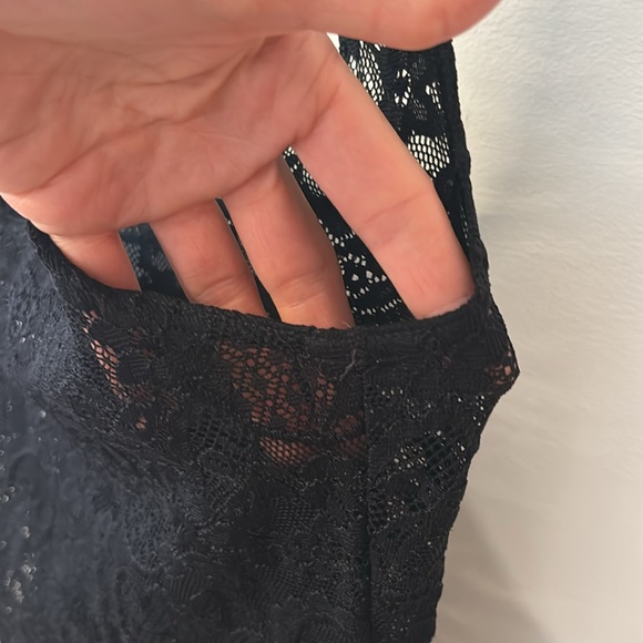 Aritzia Talula lace camisole - Picture 6 of 11